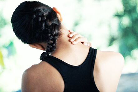 Rashin jin daɗi ga motsi a cikin wuya - alama ta osteochondrosis